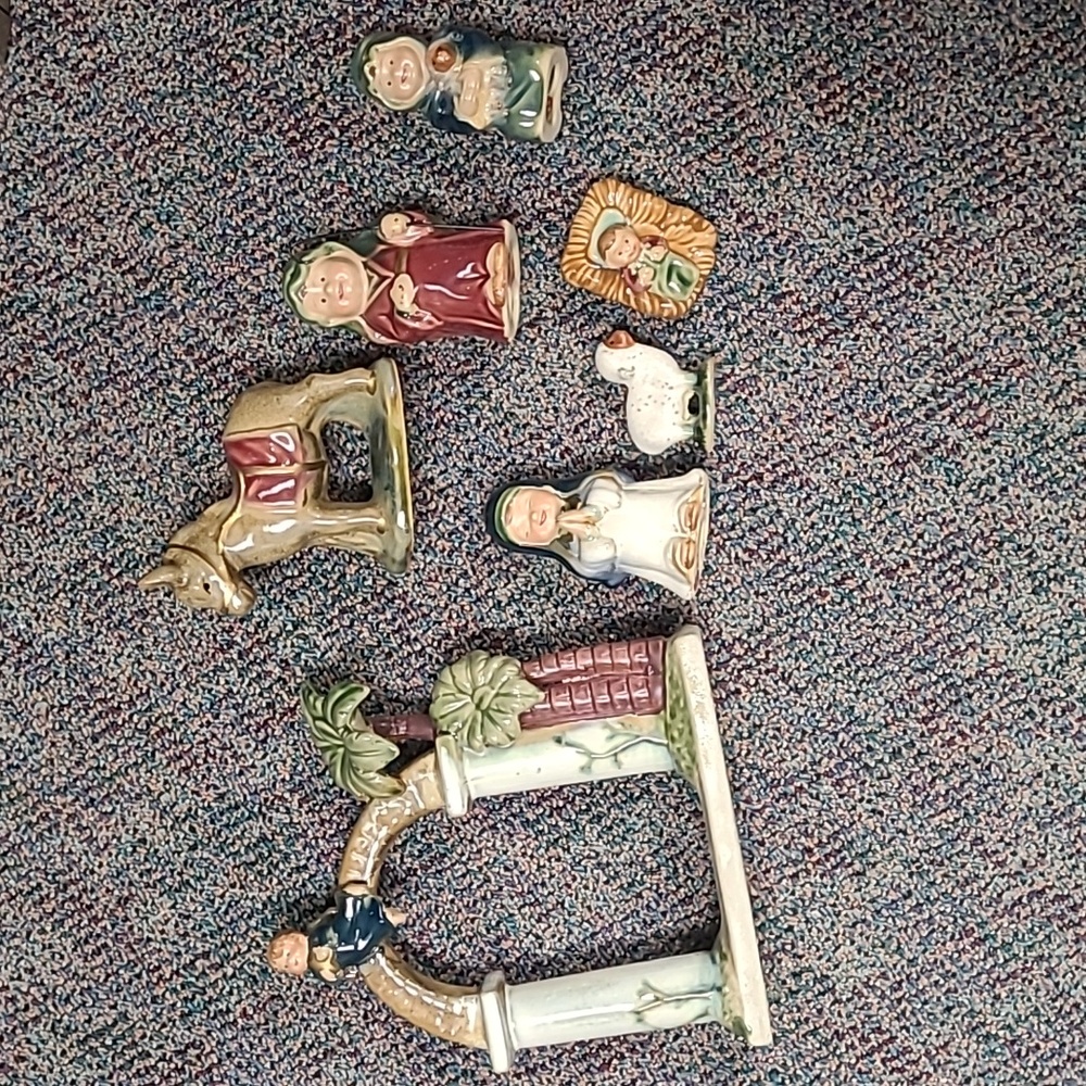 Vintage Charming Porcelain JC Penny Home Collection's 8-piece Nativity Set